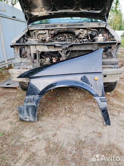 Dodge Caravan капот + крылья