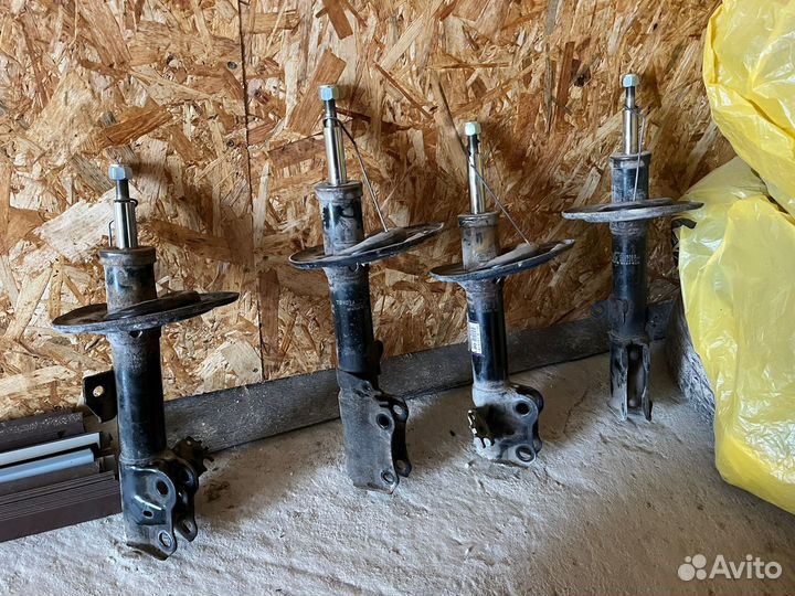 Стойки на toyota camry