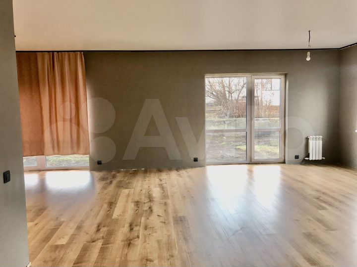 Коттедж 224,2 м² на участке 6 сот.