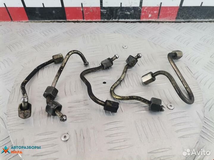 Трубка топливная Peugeot 406 рест. 2000 1570J7