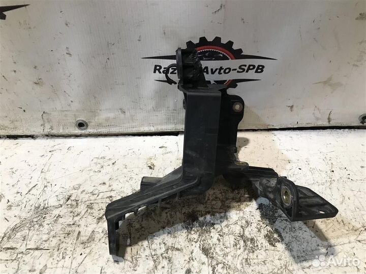 Кронштейн Opel Astra H