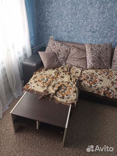 1 Угловой диван почти новый, 2 диван и кресла