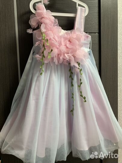 Нарядное платье