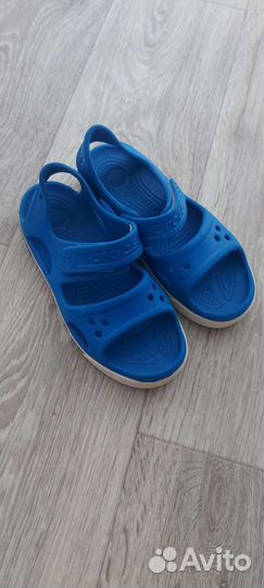 Сандалии crocs j1
