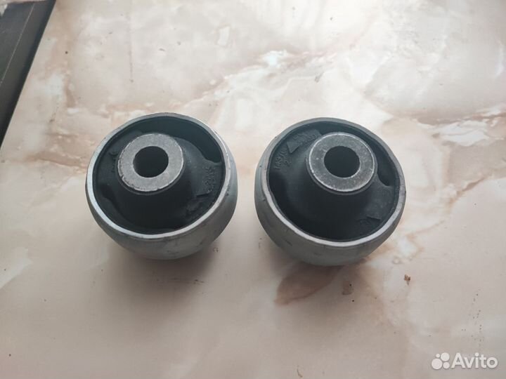 Сайлентблок переднего рычага lemforder Jetta6