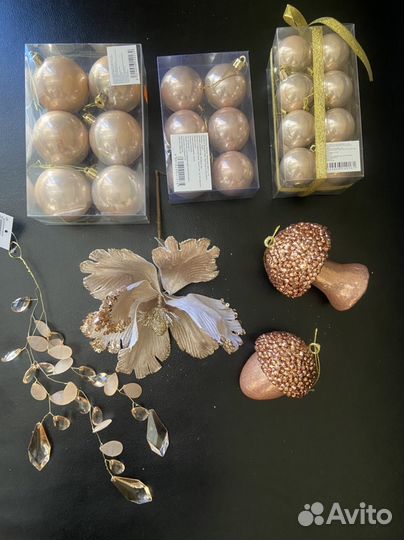 Новогодние шары, желуди, подвесы, декор