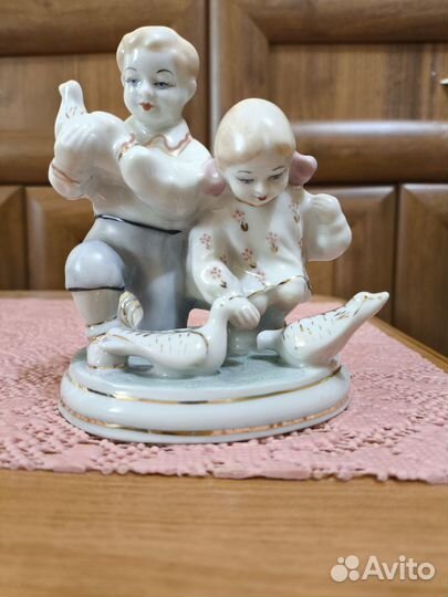 Статуэтка фарфор СССР, роспись, редкость
