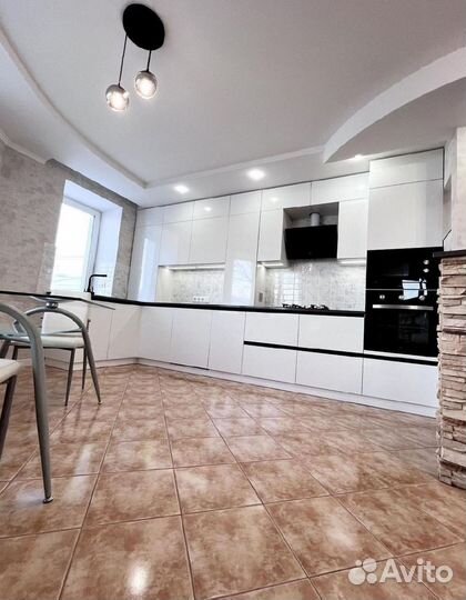 Кухонный гарнитур под заказ от фабрики