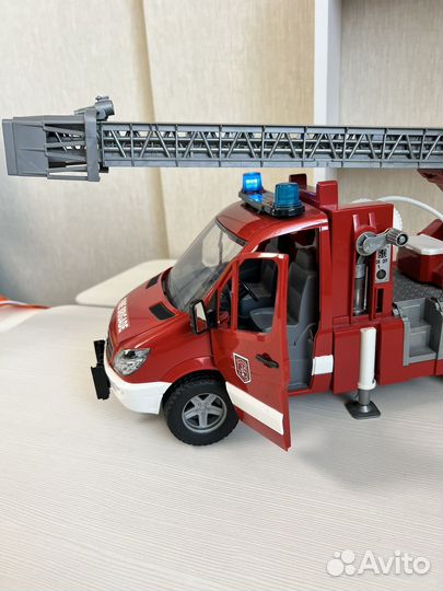 Пожарная машина Bruder