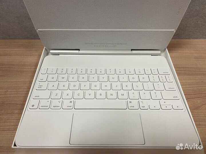 Apple iPad Magic Keyboard, белый mjqj3-u1