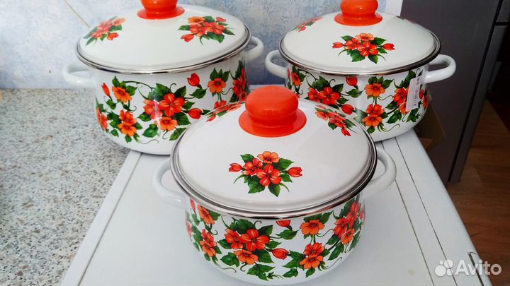 Эмалированные кастрюли