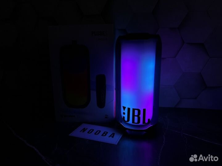 JBL Pusle 5 Middle с микрофоном