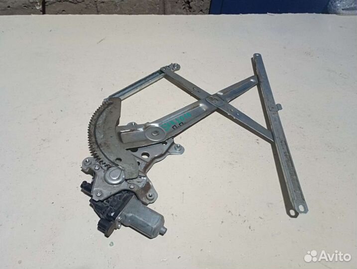 Стеклоподъемник передний правый Suzuki SX4 2010