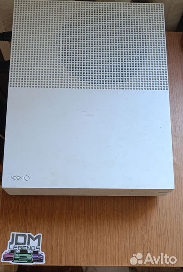 Xbox One s 1tb с играми