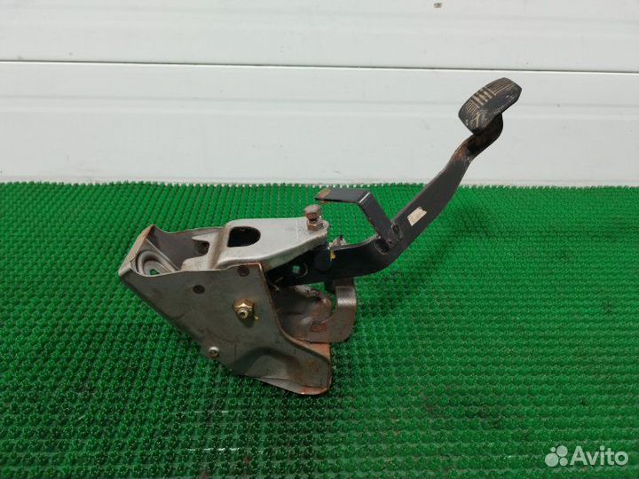 Педаль сцепления Nissan Almera Classic B10 QG16DE