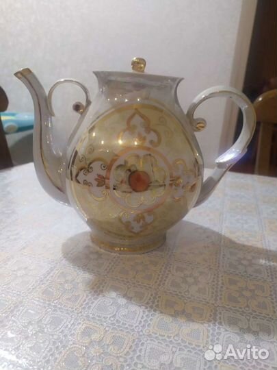 Чайник фарфоровый