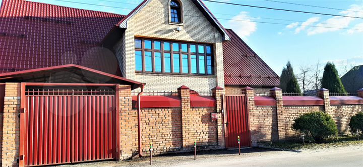 Дом 367,1 м² на участке 22,1 сот.