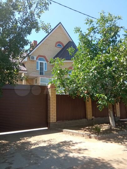 Коттедж 326 м² на участке 8 сот.