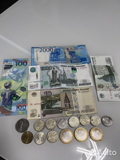 Коллекционные купюры и монеты 2000,1000,100,10,5,2