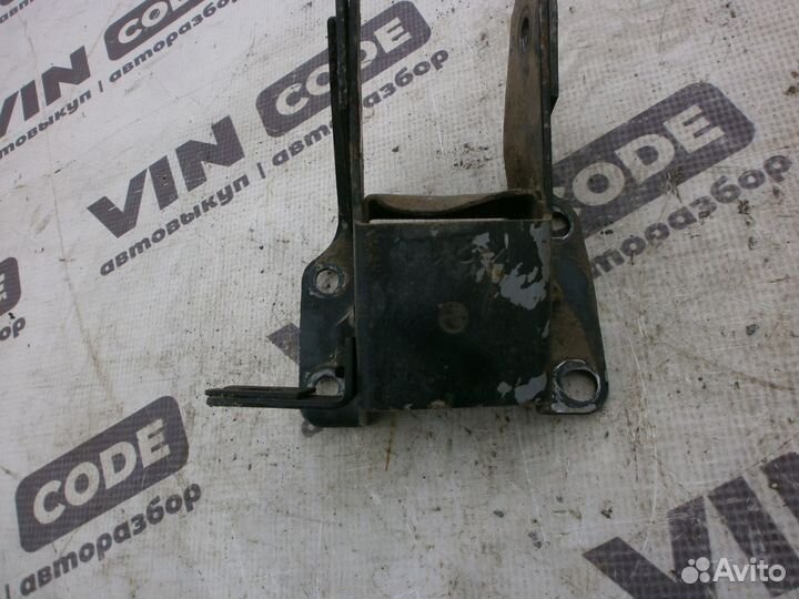 Кронштейн опоры кпп Киа Спектра