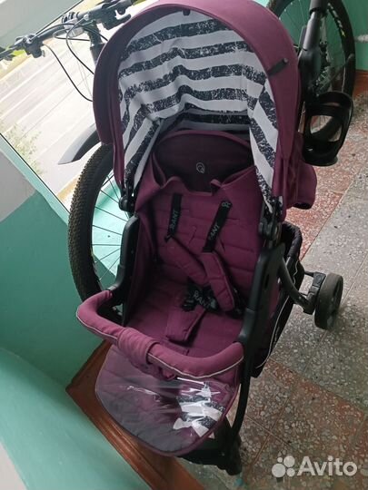 Прогулочная коляска