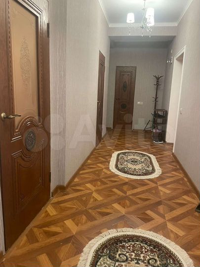 2-к. квартира, 80 м², 3/10 эт.