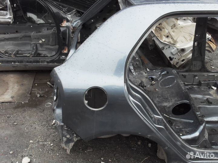 Крыло заднее правое 5J6809606C Skoda Fabia (MK1)