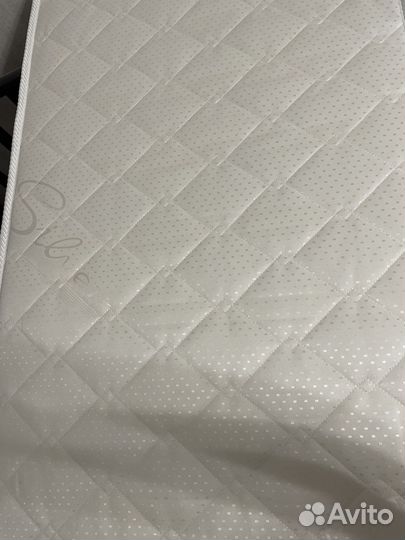 Детская кроватка с универсальным маятником