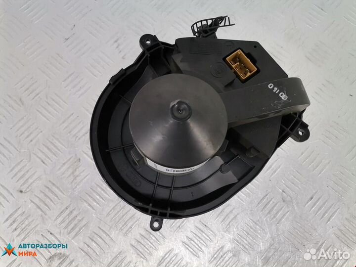 Моторчик печки Volkswagen Passat B5 2000