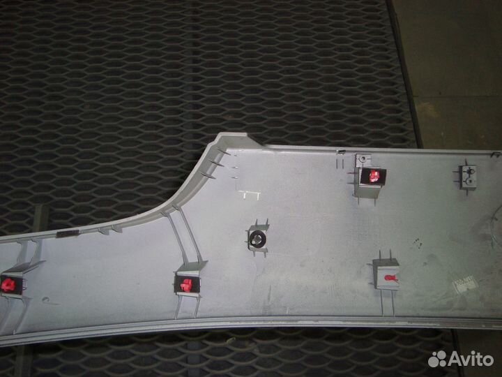 Накладка пластиковая Kia Sorento 2012г