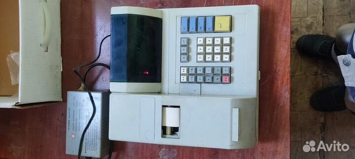Машина электронная контрольно-кассовая