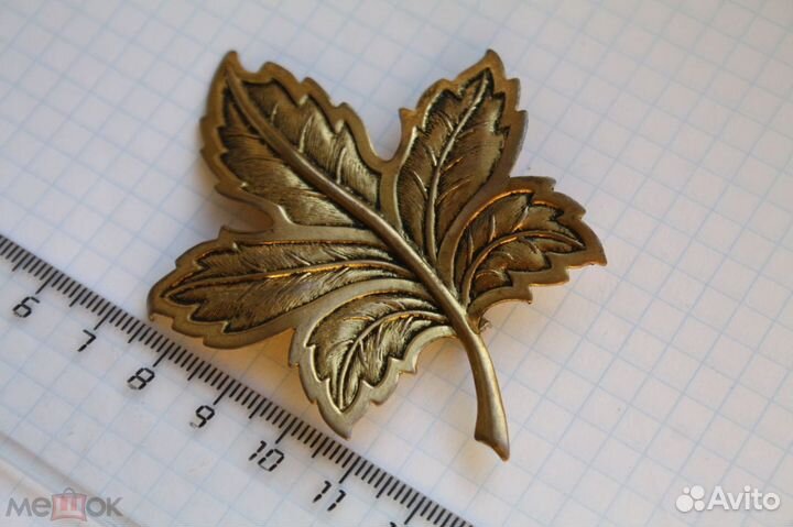 Коллекционная брошь латунь винтаж