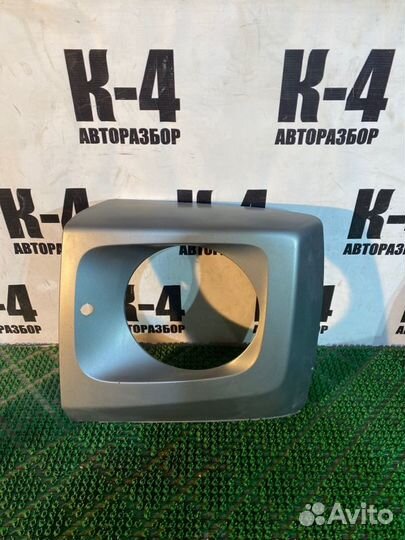 Накладка на фару передняя левая Mercedes-Benz