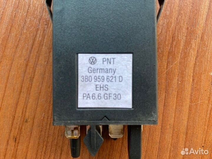 Кнопка обогрева стекла задняя Vw Passat B5+