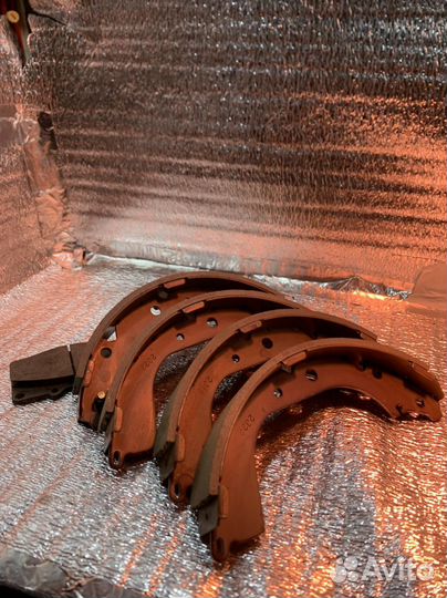 Тормозные колодки на toyota land cruiser 80