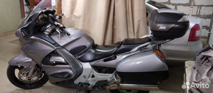 Мотоцикл honda st 1300