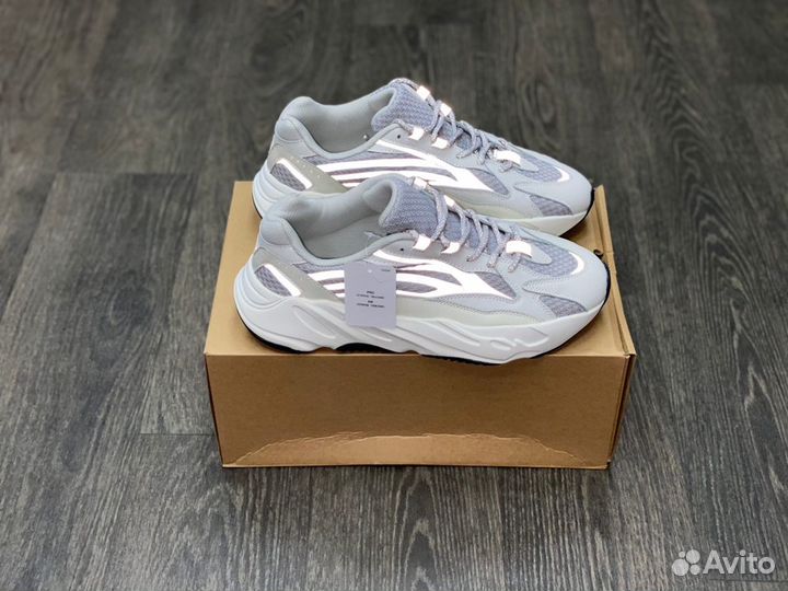 Кроссовки Adidas Yeezy Boost 700 v2 Static (36-45)