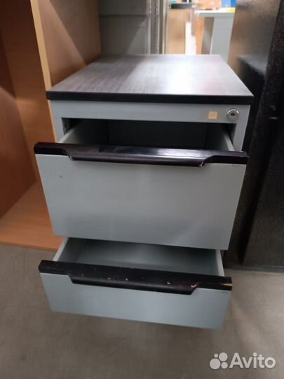 Тумба подкатная металлическая Б.У