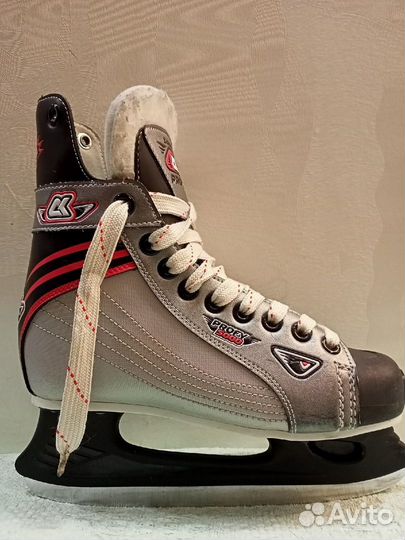Коньки хоккейные