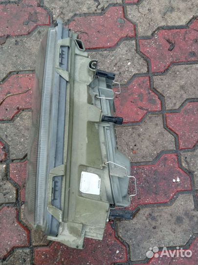 Mercedes 124 левая фара