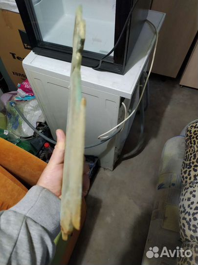 Продам бронзовую эмблему