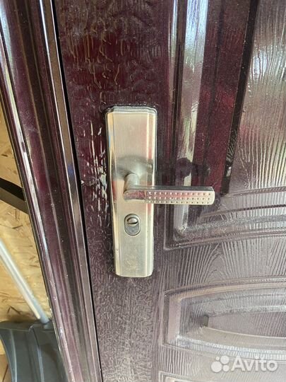 Металлическая дверь бу