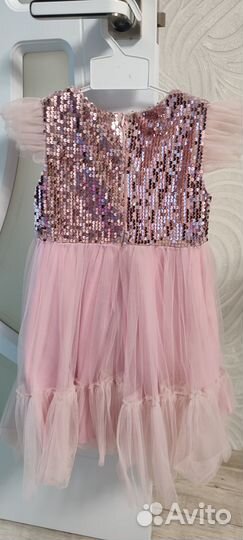Платье праздничное на девочку 104