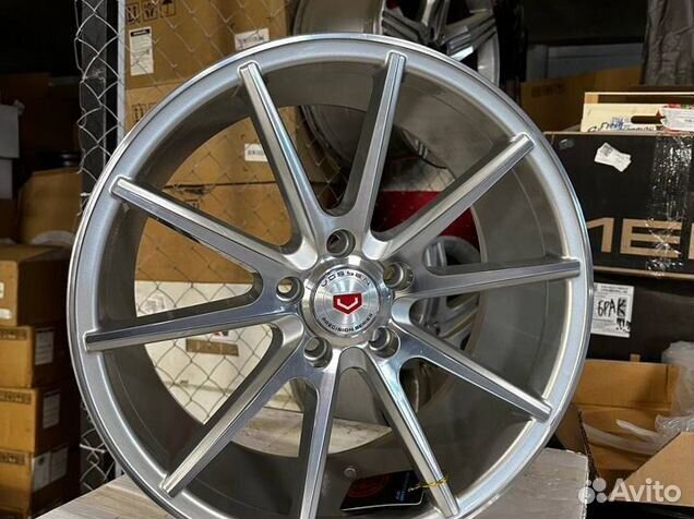 Новые литые разноширокие диски R18 5x114,3 Vossen