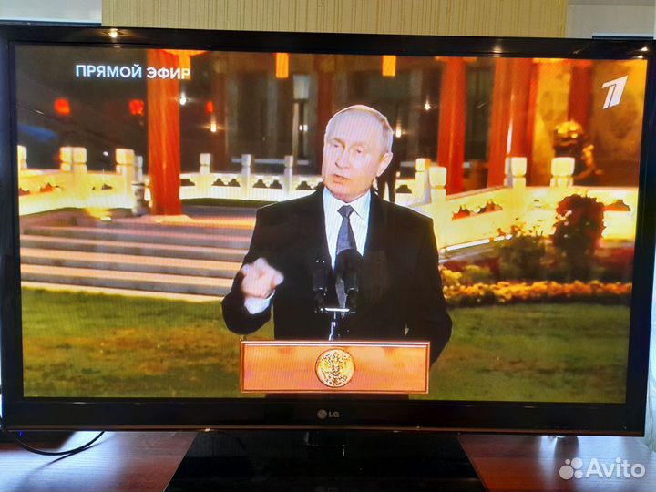 Плазменный телевизор LG 42PJ650R