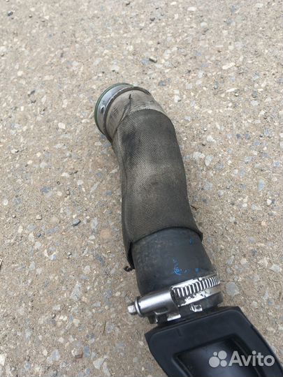 Volkswagen Touareg NF патрубок интеркулера