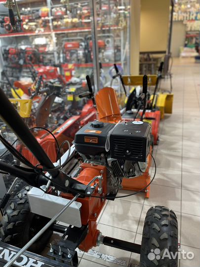 Мотоблок Honda 18HP+Снегоуборочная приставка