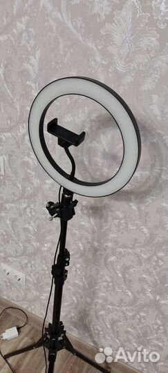 Кольцевая лампа,26 см. со штативом