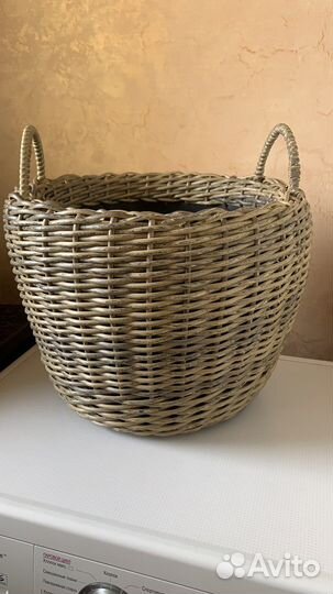 Кашпо из ротанга