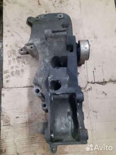 Кронштейн компрессора кондиционера Renault Logan